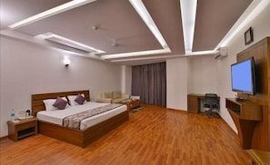 Executive Room, 2 Bedrooms, Smoking, Mountain View | 5 bedrooms, down duvets, pillow-top beds, minibar