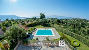 Outdoor pool - Amari Villa, Luxury 5-Bed Villa, Private Pool & Sea Views in Spartia, Kefalonia (Spartia, Cefalonia)