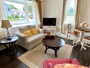 Televisión y oficina 