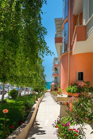 Front of property - Hotel Iris Beach (Sveti Vlas)