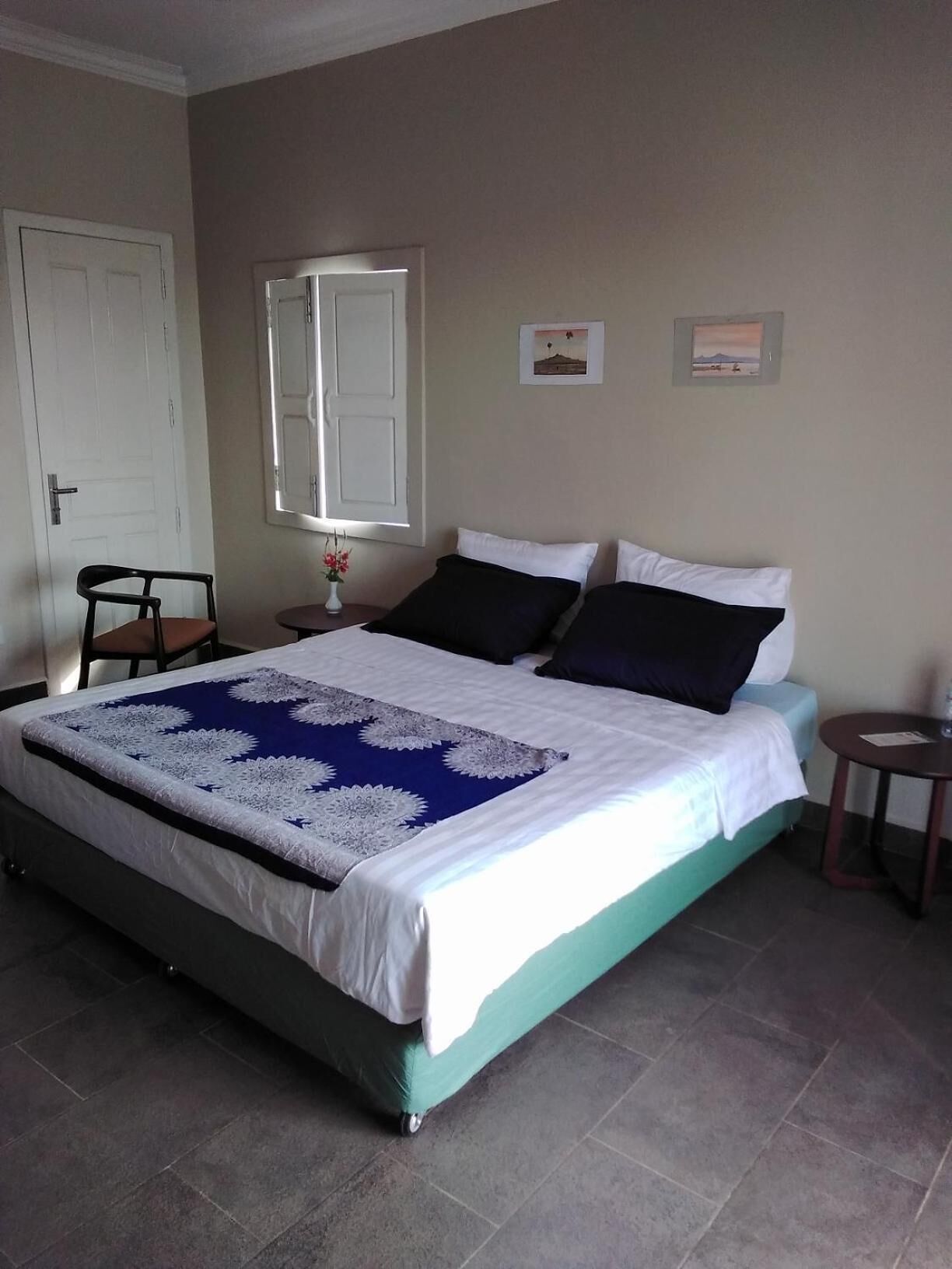 Habitación doble superior, 1 cama de matrimonio grande, vistas a la piscina, en la zona del jardín | Caja fuerte, cortinas opacas, wifi gratis y ropa de cama