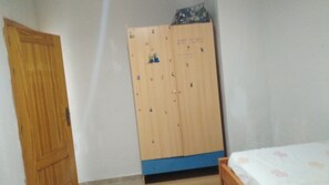 3 bedrooms, WiFi, bed sheets, wheelchair access - Cozy and central bass (Ciudad Real)