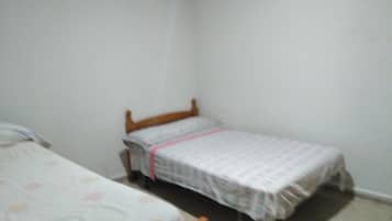 3 bedrooms, WiFi, bed sheets, wheelchair access