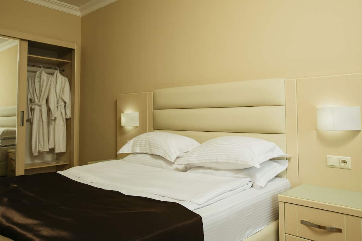 Suite, Sea View | 1 bedroom, premium bedding, Select Comfort beds, in-room safe