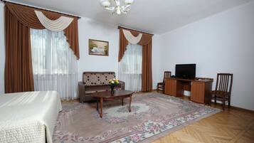 ห้องพรีเมียมซิงเกิล | บริเวณนั่งเล่น | ทีวีจอพลาสมา 30 นิ้ว พร้อมช่องดิจิตอล, ทีวี