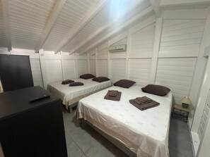 2 bedrooms, travel crib, free WiFi, bed sheets