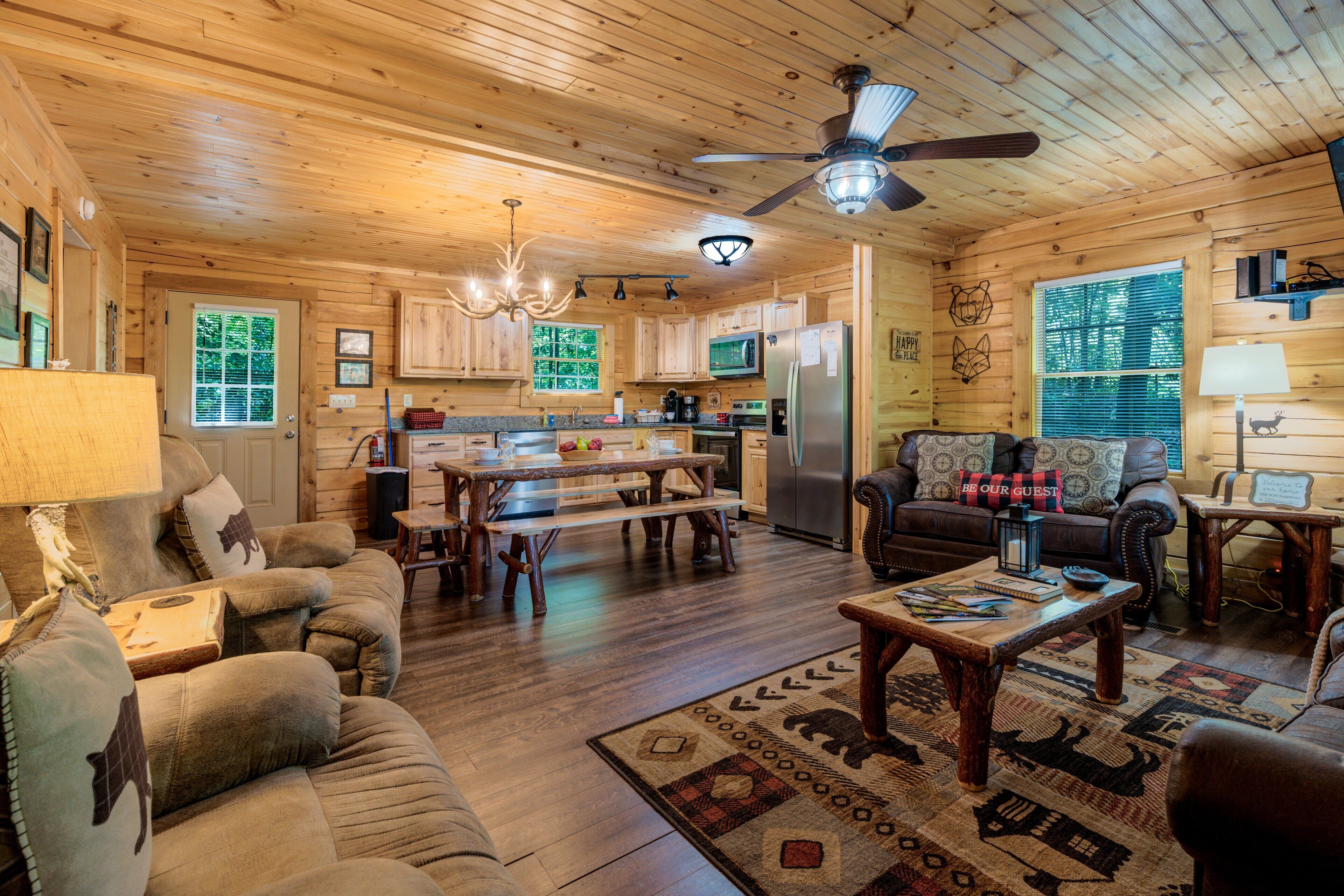 Cabin, 3 Bedrooms | Living area | Flat-screen TV, Netflix, streaming services