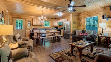 Cabin, 3 phòng ngủ | Khu phòng khách | TV màn hình phẳng, Netflix, dịch vụ stream