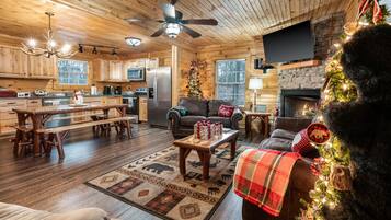 Cabin, 3 Bedrooms | Living area | Flat-screen TV, Netflix, streaming services