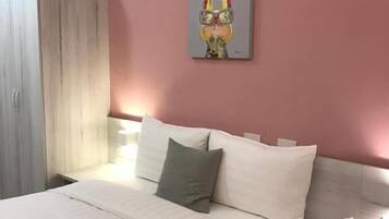 Phòng đôi (Dark Pink) | Bàn, truy cập Internet không dây miễn phí