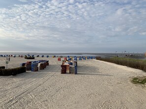 Am Strand, Liegestühle
