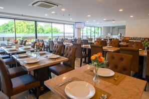 Daily buffet breakfast (THB 150 per person)