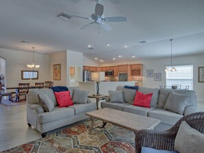 Smart TV - Designer Luxury: 3BR/2BA Oasis with Pool, Golf Cart, and More! (The Villages)