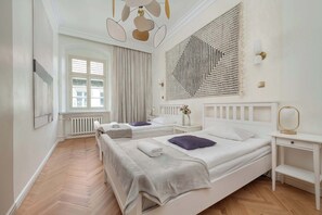 2 quartos, ferros/tábuas de passar roupa, Wi-Fi, roupa de cama
