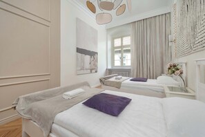2 bedrooms, iron/ironing board, WiFi, bed sheets