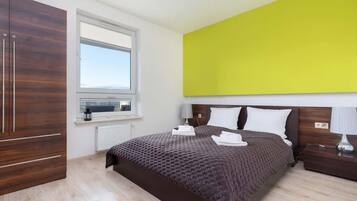 1 slaapkamer, een strijkplank/strijkijzer, wifi, beddengoed