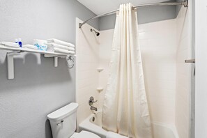 Individually decorated, individually furnished, laptop workspace - Rodeway Inn Kingsland - Lake LBJ (Kingsland)