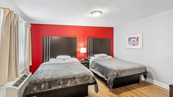 Didekorasi berbeda-beda dan dilengkapi dengan perabotan berbeda-beda