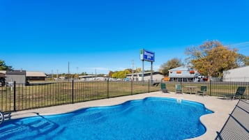 Sesongbasert utendørsbasseng