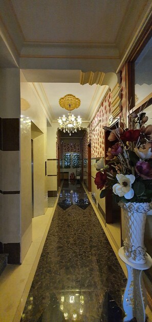 Couples treatment rooms, hot stone massages, massages