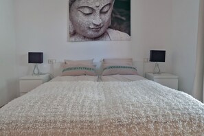 4 bedrooms, iron/ironing board, WiFi, bed sheets - Villa near the beach with heated salt water pool (Benalmádena)