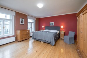 1 bedroom, desk, iron/ironing board, free WiFi