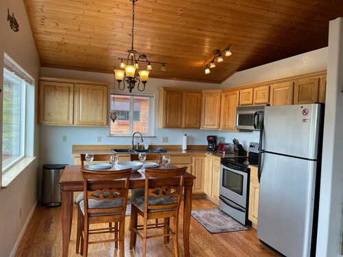 Bear Canyon Cottages - Garden House