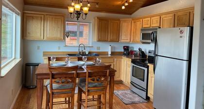 Bear Canyon Cottages - Garden House