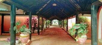 Western Palm Lands Hotel