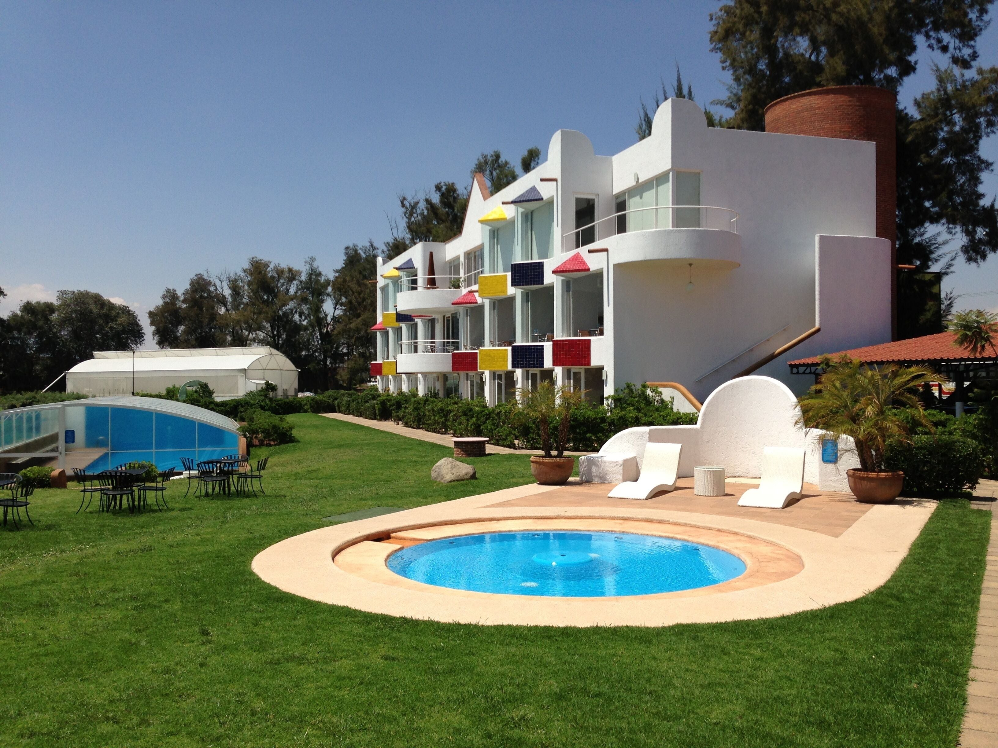 indoor pool, open 8:00 am to 8:00 pm, pool loungers