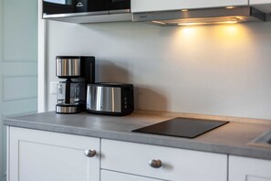 Frigorifero, microonde, forno, lavastoviglie