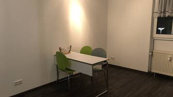 Apartment (Beatles) | In-room dining