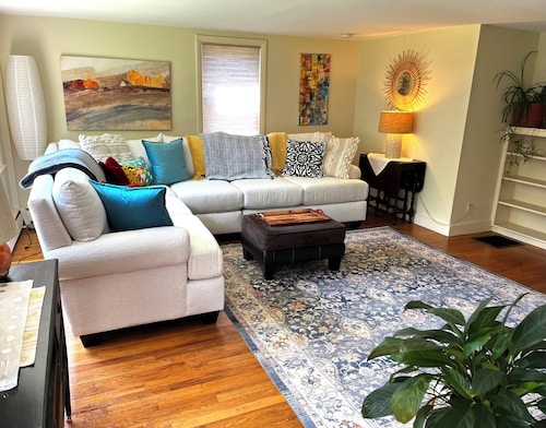 Cozy House in the heart of Waterville Maine.