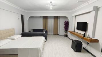 Family Quadruple Room, Sea View, Sea Facing | Premium bedding, minibar, individually decorated, individually furnished