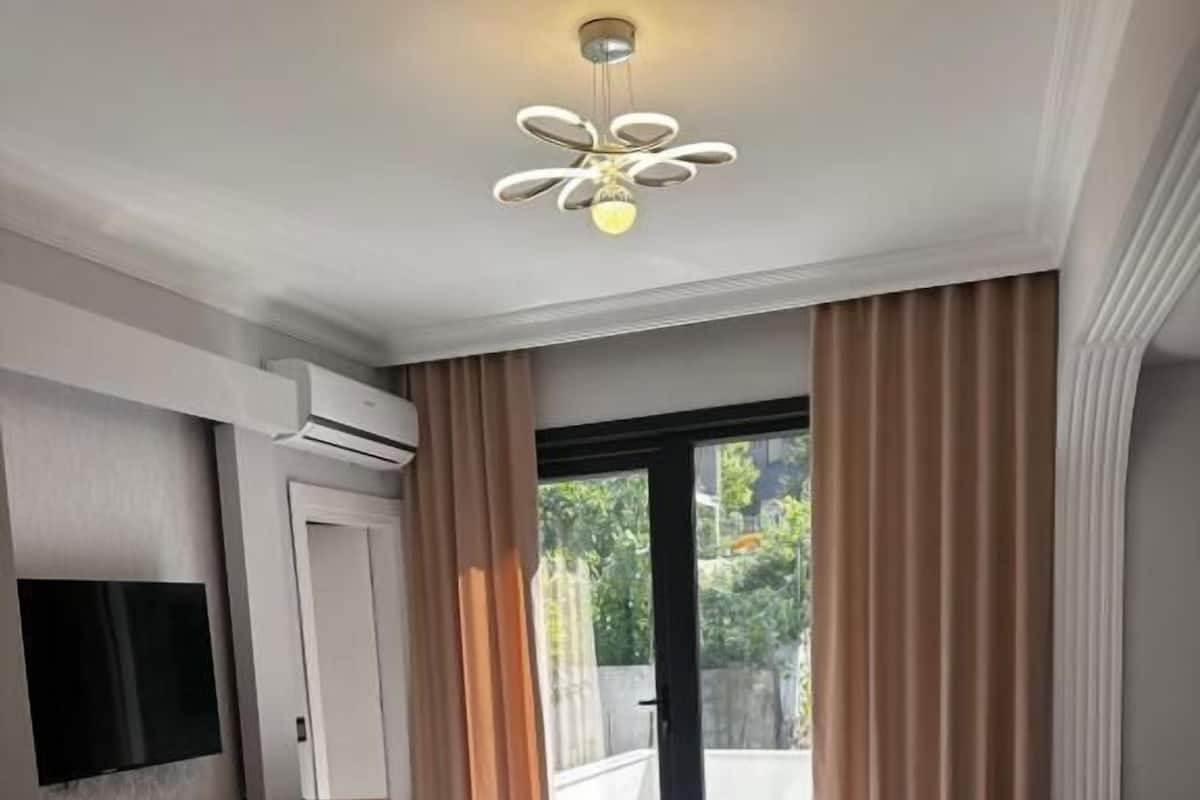 豪華客房, 露台, 花園景 | 高級寢具、迷你吧、獨特設計、獨特裝修