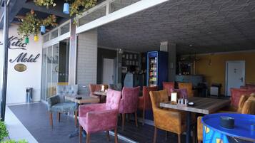 Bar (en la propiedad)