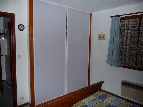 1 bedroom, iron/ironing board, WiFi