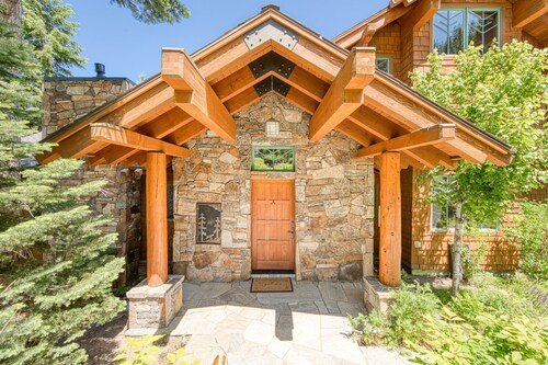 Sundance Lodge By Tahoe Getaways - Luxury 5 BR - Ski Shuttle- Dog OK