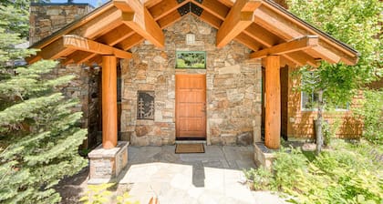 Sundance Lodge By Tahoe Getaways - Luxury 5 BR - Ski Shuttle- Dog OK