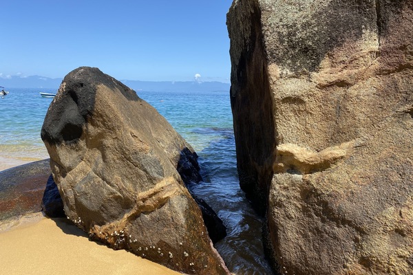 Beach nearby, 10 beach bars