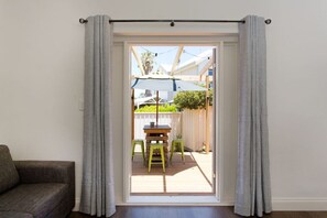 TV - Koala at White Gum Lodge (White Gum Valley)