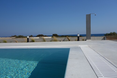 Villa Ilios avec piscine extérieure, espace détente et barbecue - à proximité de la mer
