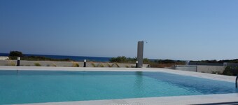 Villa Ilios with outside-pool, relaxing- and BBQ-area - nearby the sea