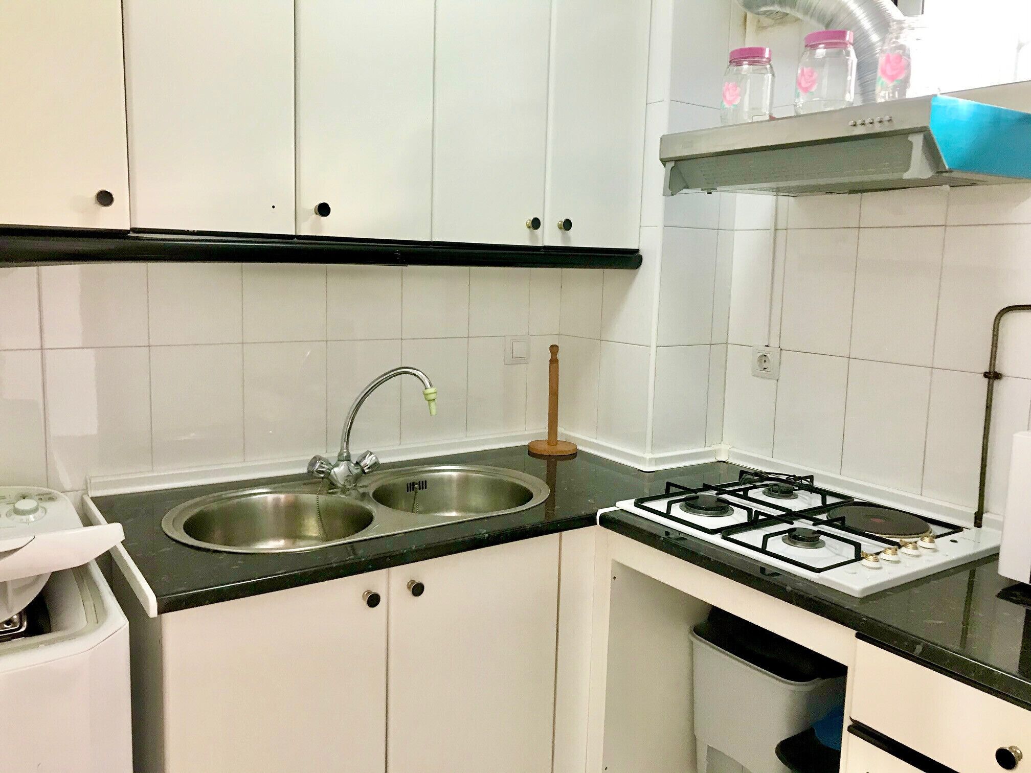 Fridge, microwave, oven, coffee/tea maker