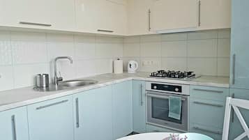 Microwave, dishwasher