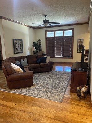 Smart TV, DVD player, books