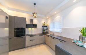 雪櫃、爐具、洗碗機、咖啡機/沖茶器