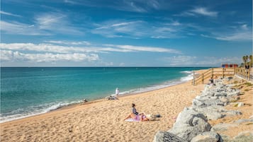 Vlak bij het strand, vissen