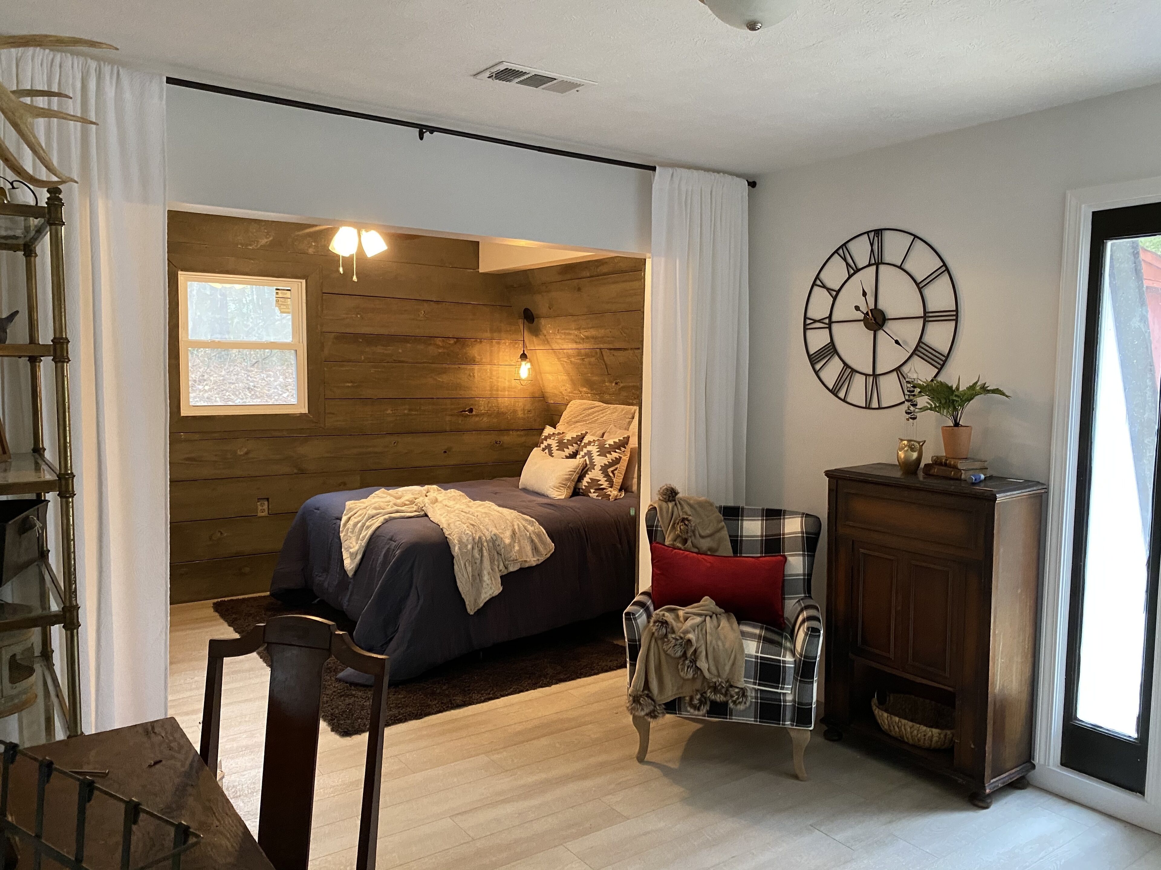 3 Schlafzimmer, Schreibtisch, Bügeleisen/Bügelbrett, WLAN