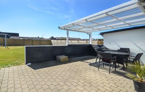 Outdoor dining - 2 bedroom lovely home in Thisted (Thisted)